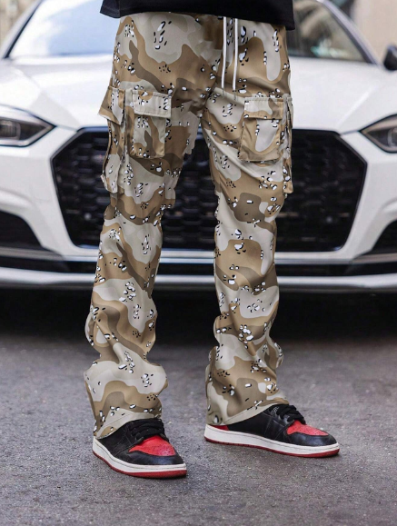 Manfinity EMRG Loose Fit Men's Allover Printed Cargo Pants With Flap Pockets