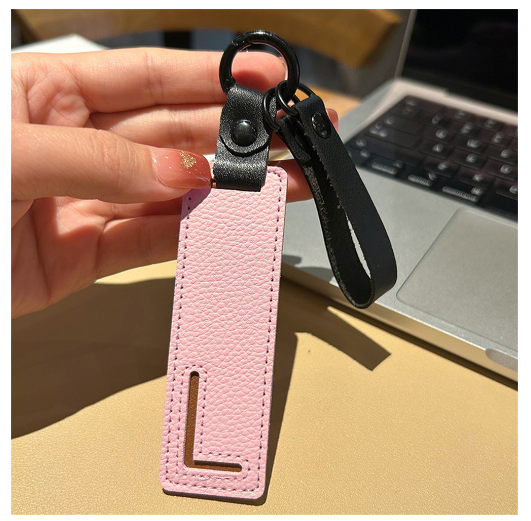 Creative PU Leather Letter Keychains Fashion Colorful Square Alphabet Keyrings Car Key Holder Accessories Bag Ornament Gifts L