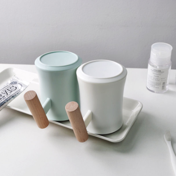 Kitchenware Nordic Plastic Wooden Handle Round Cup Mug Plastic For Drinking Coffee Milk Tea IP