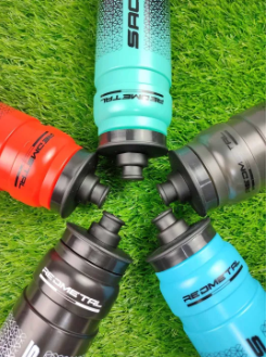 Sagmit Red Metal Cycling Water Bottle 750mL Twist Lock Mountain Bike MTB Sports Outdoor Bottle