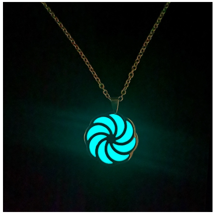Cross Luminous Necklace Men and Women Fashion Rotating Windmill Flowers Love Geometric Luminous Pendant Stainless Steel N1