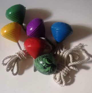 Plastic Turumpo / Spinning Top with String
