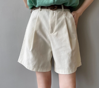 Lovito Women Casual Plain Pocket Pleated Shorts LNE29267 White