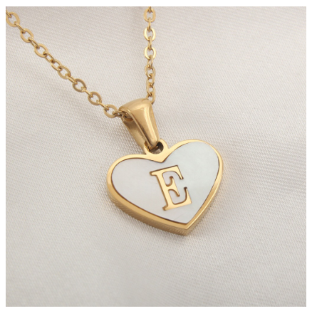 Stainless Steel 26 Letter Pendant Necklace Love Shell Card Necklace Necklace Fashion Gift for Men and Women E