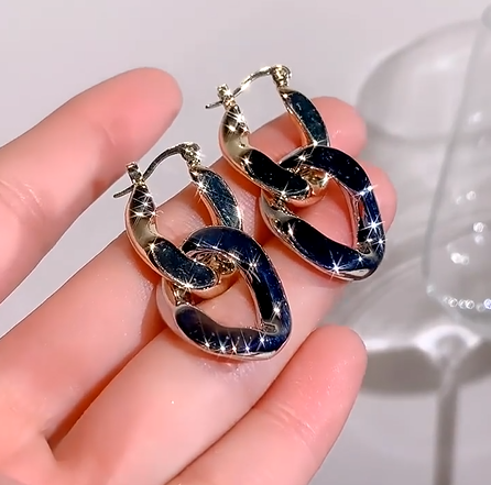 Chen Shutting Earrings with Contrast Color Cold Wind Metal Chain Earrings New