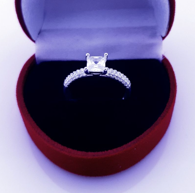 Unisilver 925 Sterling Silver Princess Cut Engagement Ring