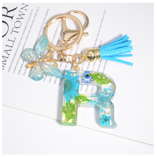 Exquisite Dried Flower Filled 26 Letter Keychain With Butterfly Pendant Fashion A-Z Name Initials Keyrings Car Key Holder Gifts R