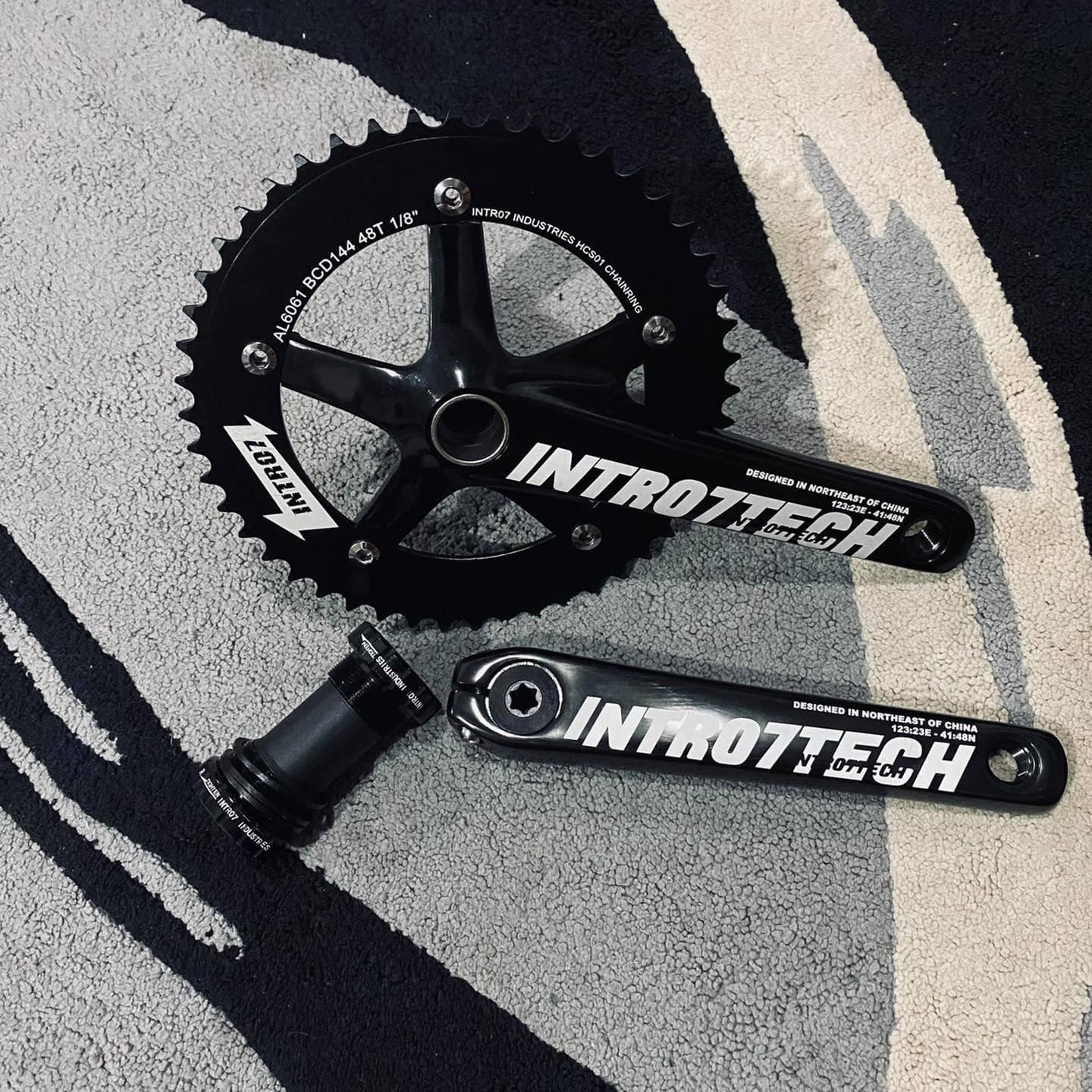 INTRO7 HCS01 Track Crank Set