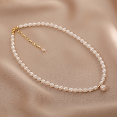Pearl Necklace Fashionable Collarbone Chain for women
