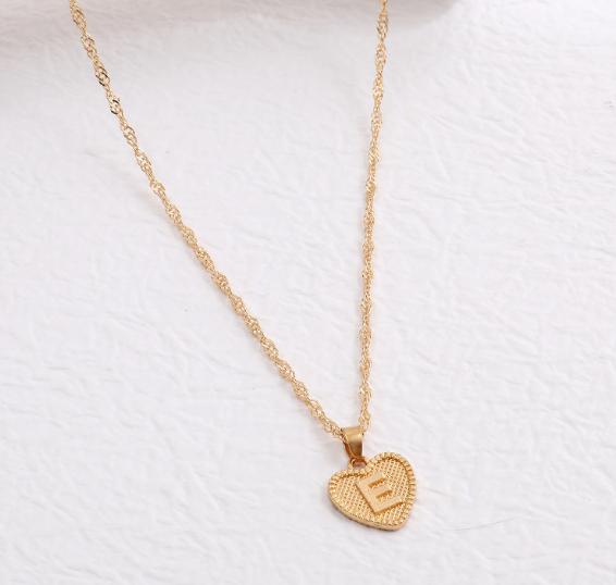 26 Letter Necklace for Women Fashion Initial A-Z Heart Love Necklace Pendant Wedding Accessories Gift E