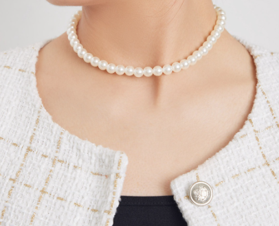 Elegant Pearls Faux Choker Necklaces
