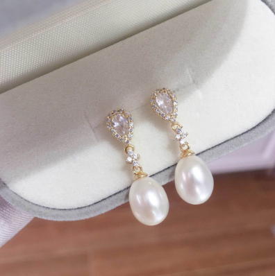 Natural freshwater rice pearl earrings