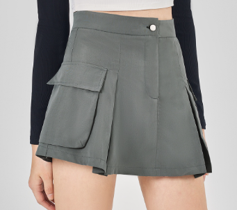 Lovito Women Pleated Pocket Shorts L68ED088 Dark Grey