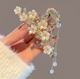 Pearl Elegant Temperament Flower Tassel High-End Feeling New Style Fashion Clamp