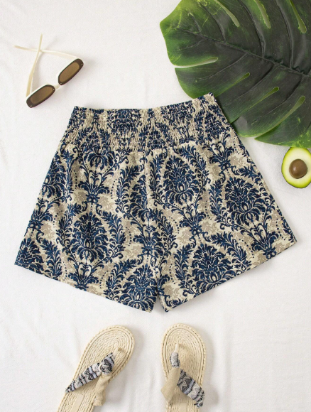 SHEIN VCAY Vacation Tropical Leaf Pattern High Waist Loose Wide Leg Women Shorts