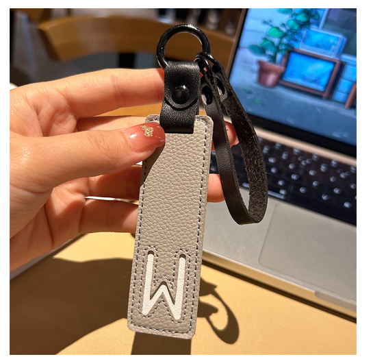 Creative PU Leather Letter Keychains Fashion Colorful Square Alphabet Keyrings Car Key Holder Accessories Bag Ornament Gifts W