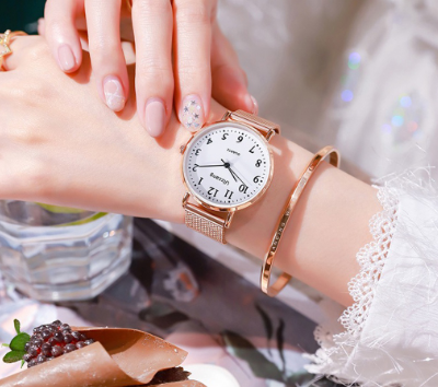 Casual Plain  Metal Digital Quartz Watch for Women