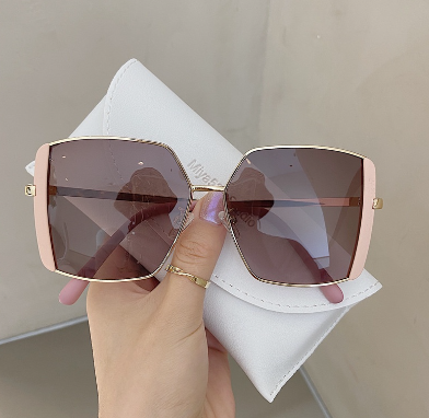 Fashion Vintage Sunglasses Women Big Frame Retro Blackout Sun Glasses Female Ins Popular Colorful Luxury Eyewear