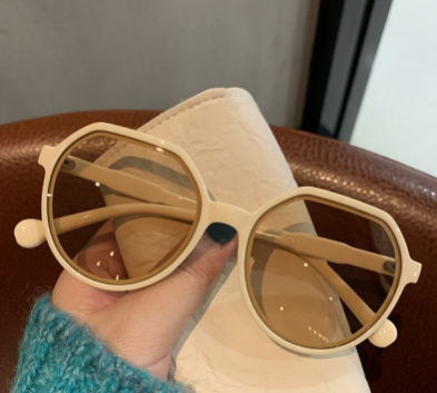 Fashion Lady Sunglasses Women Retro Round Brown Shades Female Eyewear Women Sunglasses Vintage Eyeglass UV400