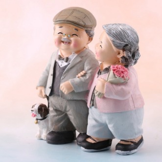 Walking Old Married Couple Figure Cake Decoration Resin Figurine Statues Home Garden Ornaments Decor