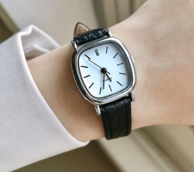 Casual Plain Metal Quartz Watch for Women