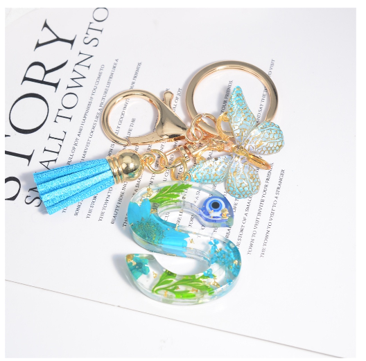 Exquisite Dried Flower Filled 26 Letter Keychain With Butterfly Pendant Fashion A-Z Name Initials Keyrings Car Key Holder Gifts S