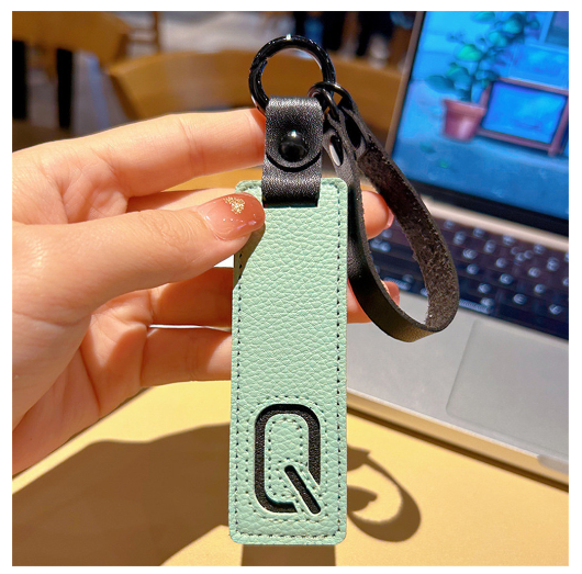 Creative PU Leather Letter Keychains Fashion Colorful Square Alphabet Keyrings Car Key Holder Accessories Bag Ornament Gifts Q