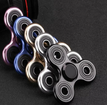 Triangle Finger Aluminum Alloy Metal Figet Spinner Bearing Turn for 5 Minutes Child and Adult Toys Decompression Spinner Toy Fidget Spinner
