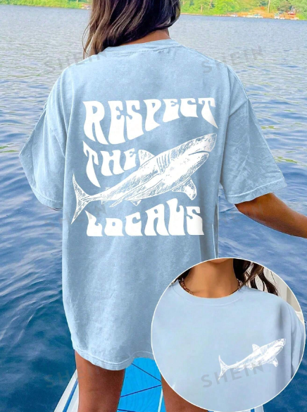 SHEIN EZwear Camiseta Longa Feminina Com Estampa De Tubarão Nas Costas, Estilo Solto, Verão