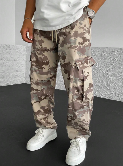 Manfinity Homme Men Camo Print Flap Pocket Drawstring Waist Cargo Pants