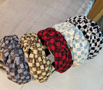 Korean Retro Letter Knotted Headband Woman Fashion Wide-brim Hair Band Hair Accessories