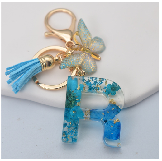 Sweet Blue Daisy A-Z Letter Keychains Fashion Butterfly 26 Resin Keyrings With Tassel Car Key Holder Accessories Pendant Gifts R