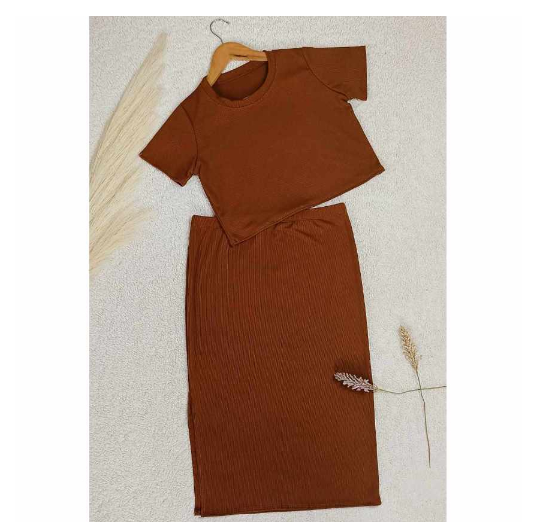 Maternity Knitted Top and Skirt with Slit T7