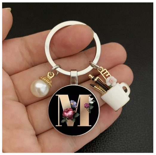 Fashion 26 Letter Keychains Imitation Pearl Rose Round Initials Keyrings Cup Pendant Car Keyholder Bag Ornaments Accessories M