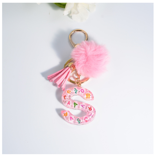 Exquisite Pink A-Z Letter Resin Keychain With Hairball 26 Initials Keyring Charms Women Bag Ornament Best Festival Gift S