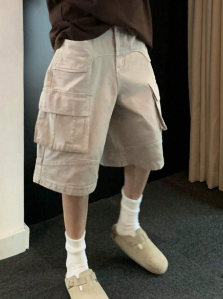 Manfinity Hypemode Men Flap Pocket Side Bermuda Cargo Shorts