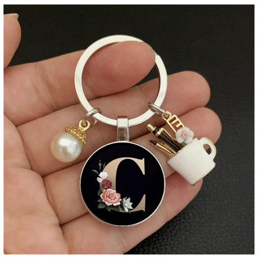 Fashion 26 Letter Keychains Imitation Pearl Rose Round Initials Keyrings Cup Pendant Car Keyholder Bag Ornaments Accessories C