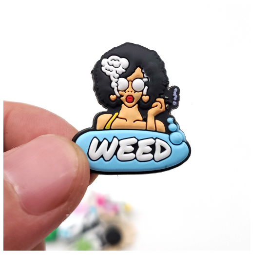 Cute Leaf Cannabis Series Croc Design Pins Jibits Charm Croc Jibbits Green Weed Shoe Charms for Women Shoes Accessories Decoration W28