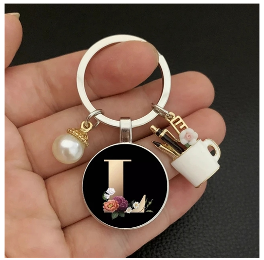 Fashion 26 Letter Keychains Imitation Pearl Rose Round Initials Keyrings Cup Pendant Car Keyholder Bag Ornaments Accessories L