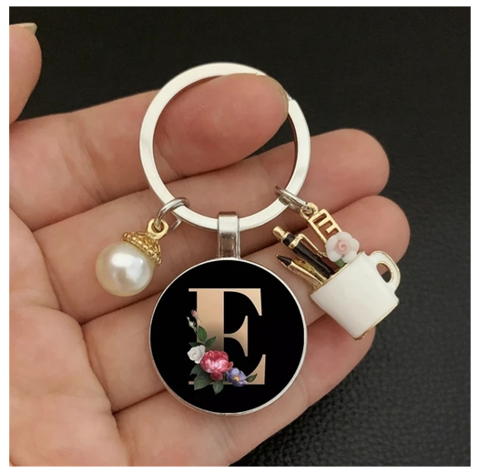 Fashion 26 Letter Keychains Imitation Pearl Rose Round Initials Keyrings Cup Pendant Car Keyholder Bag Ornaments Accessories E