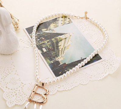 Vintage The Tudors Anne Boleyn Faux Pearl Necklace Choker