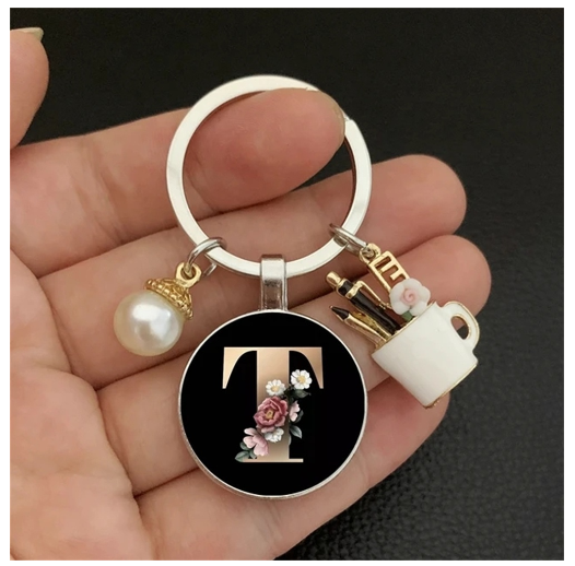 Fashion 26 Letter Keychains Imitation Pearl Rose Round Initials Keyrings Cup Pendant Car Keyholder Bag Ornaments Accessories T