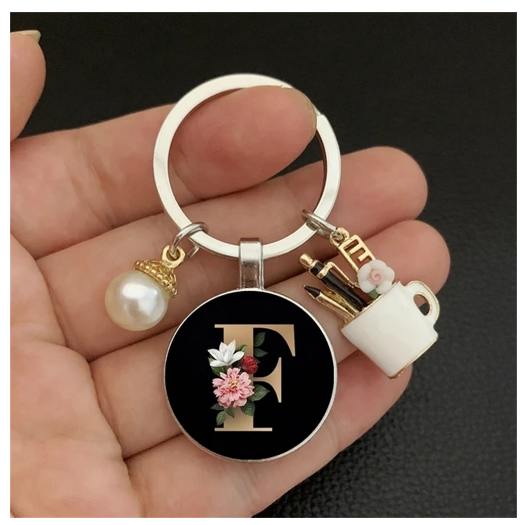 Fashion 26 Letter Keychains Imitation Pearl Rose Round Initials Keyrings Cup Pendant Car Keyholder Bag Ornaments Accessories F