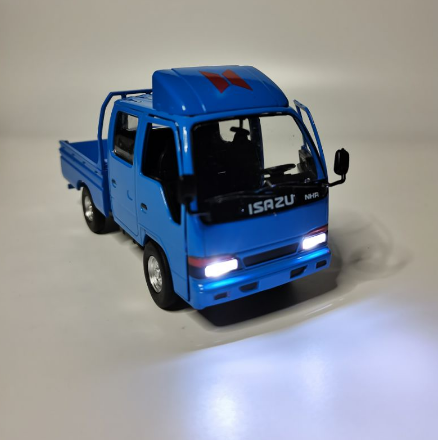 Isuzu Inspired Truck Alloy Car Model 1:32 Diecast Toy Vehicle with Box