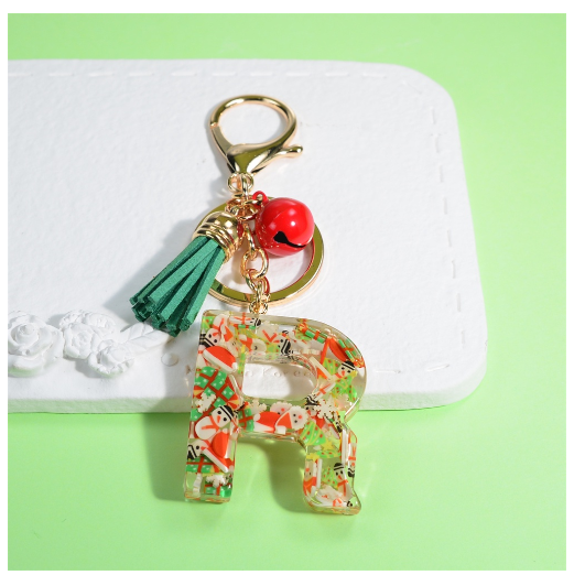 Fashion A-Z 26 Letters Keychains Christmas Tree Snowman Sequins Filling Resin Key Rings Women Bag Charms R