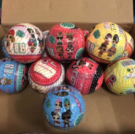 Cozy Collection Surprised girl toys w/7 Doll Accessories Surprises in One Ball Kids Toy Gift