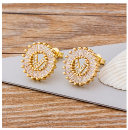 26 Initial Letter Earrings for Women Hypoallergenic Accessories Cute Alphabet AAA CZ Gold Stud Hikaw Jewelry V