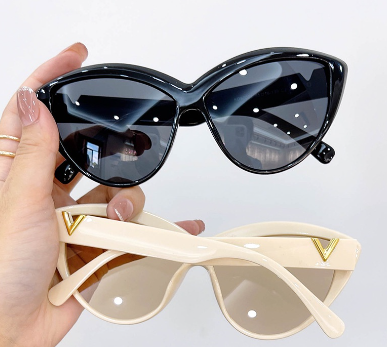 Vintage Fashion Cat Eye Sunglasses for Women 2021 Retro Luxury V Logo Sun Glasses Men Jelly Summer Sunglasses