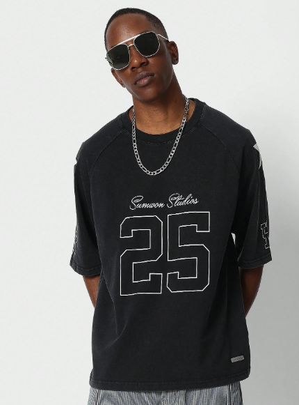 SUMWON Raglan Tee With Star And Number Graphic Print