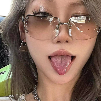 New Diamond Y2K Sunglasses Women Luxury Sexy Rimless Sun Glasses Men UV400 Goggle Outdoor Driving Style Fashion Eyewear Shades